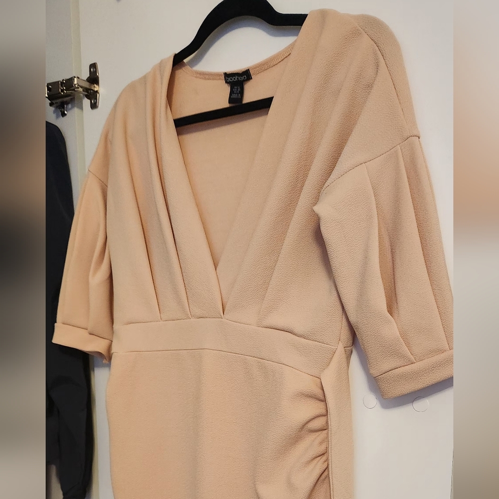 💞 Boohoo midi bodycon dress. Beautiful pale rose colour.